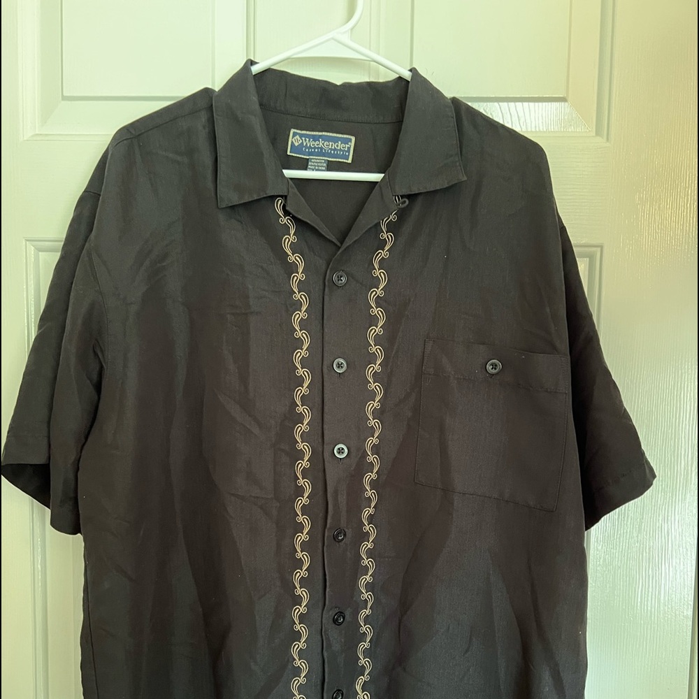 Weekender Casual Mens Button Down Shirt